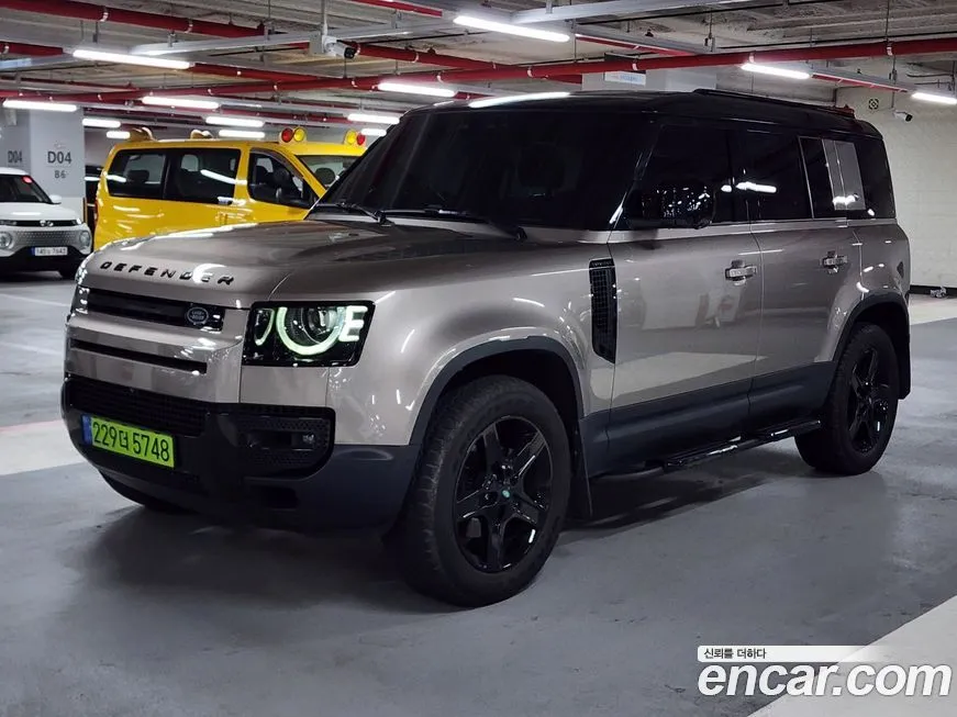 Land Rover Defender — фото 1