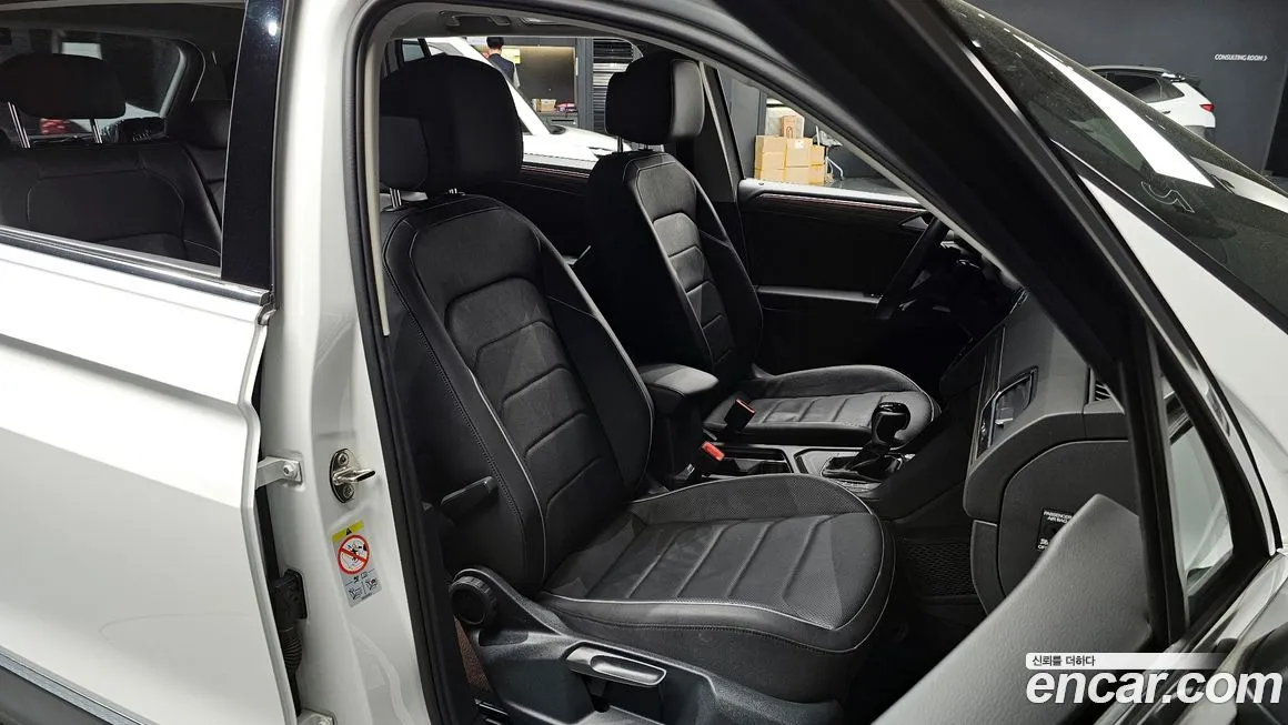 Volkswagen Tiguan — фото 8