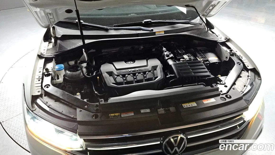 Volkswagen Tiguan — фото 6