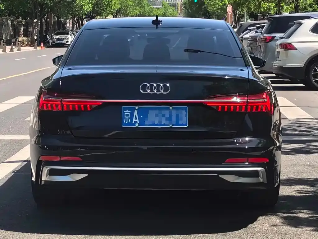 Audi A6L — фото 2