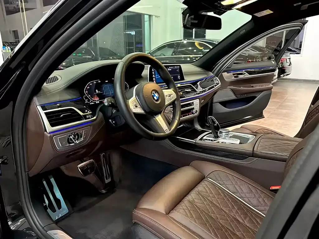 BMW 7 Series 2022 из CN, фото 9