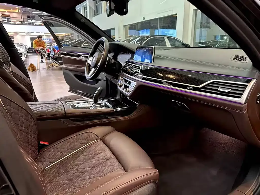 BMW 7 Series 2022 из CN, фото 7