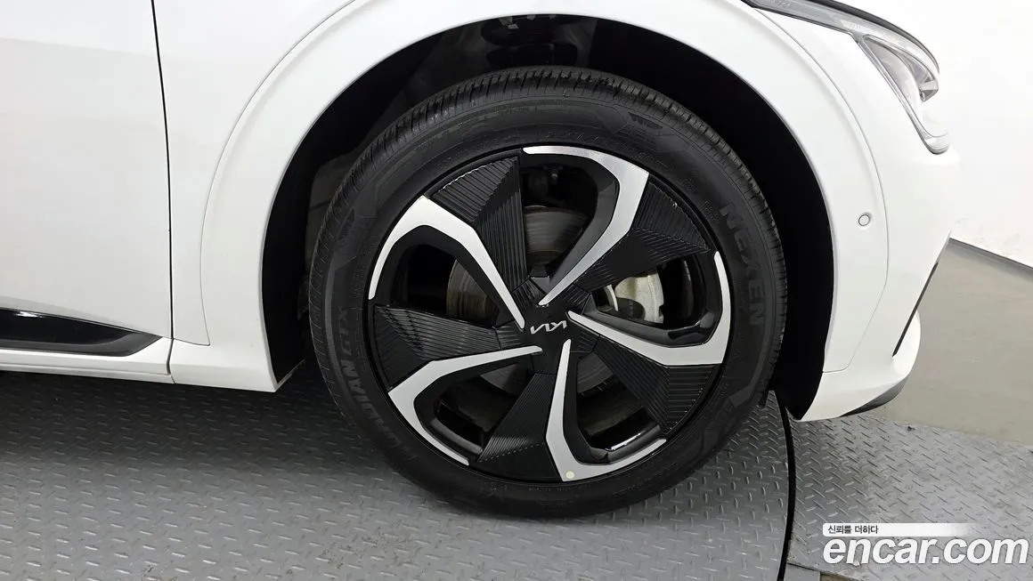 Kia EV6 — фото 4