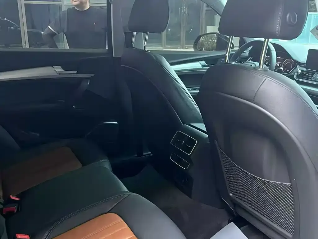 Audi Q5L 2021 из CN, фото 2