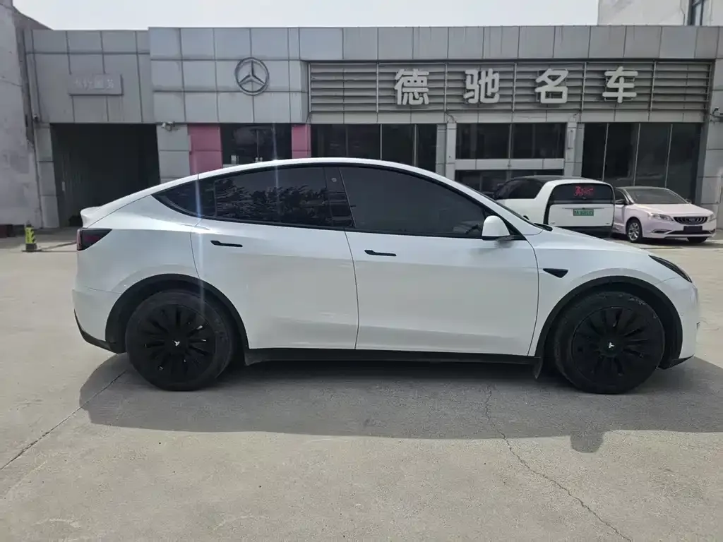 Tesla Model Y 2023 из CN, фото 4