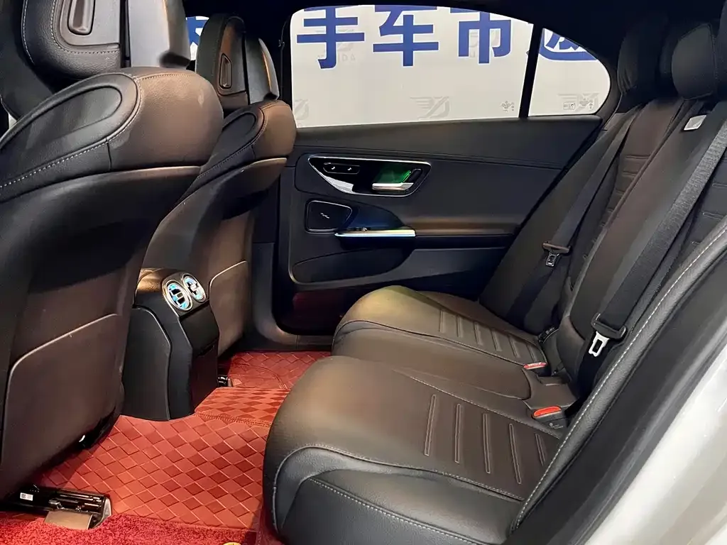Mercedes-Benz C-Class 2023 из CN, фото 2