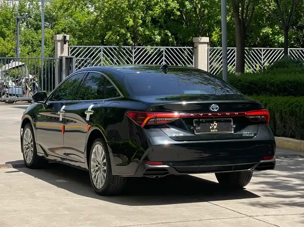 Toyota Avalon — фото 10