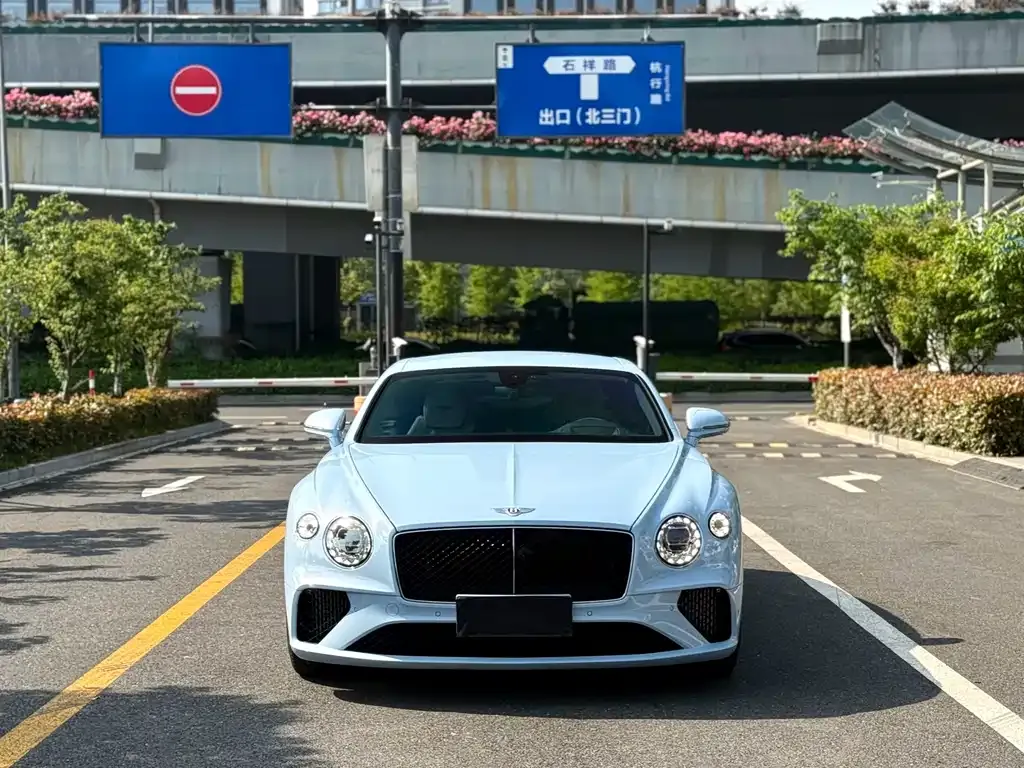 Bentley Continental — фото 1