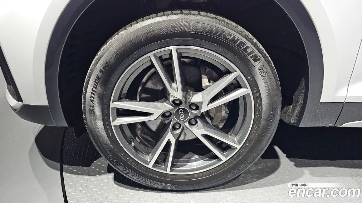 Audi Q5 2021 из KR, фото 6