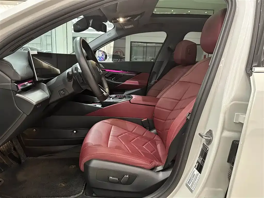 BMW 5 Series — фото 10