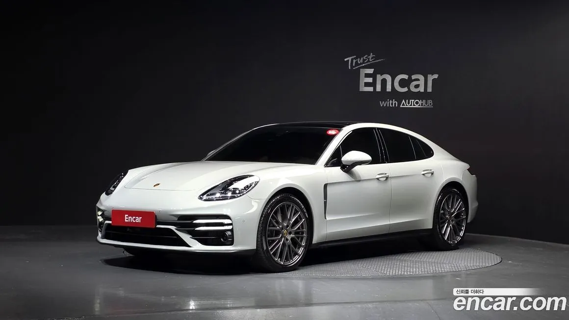 Porsche Panamera — фото 1