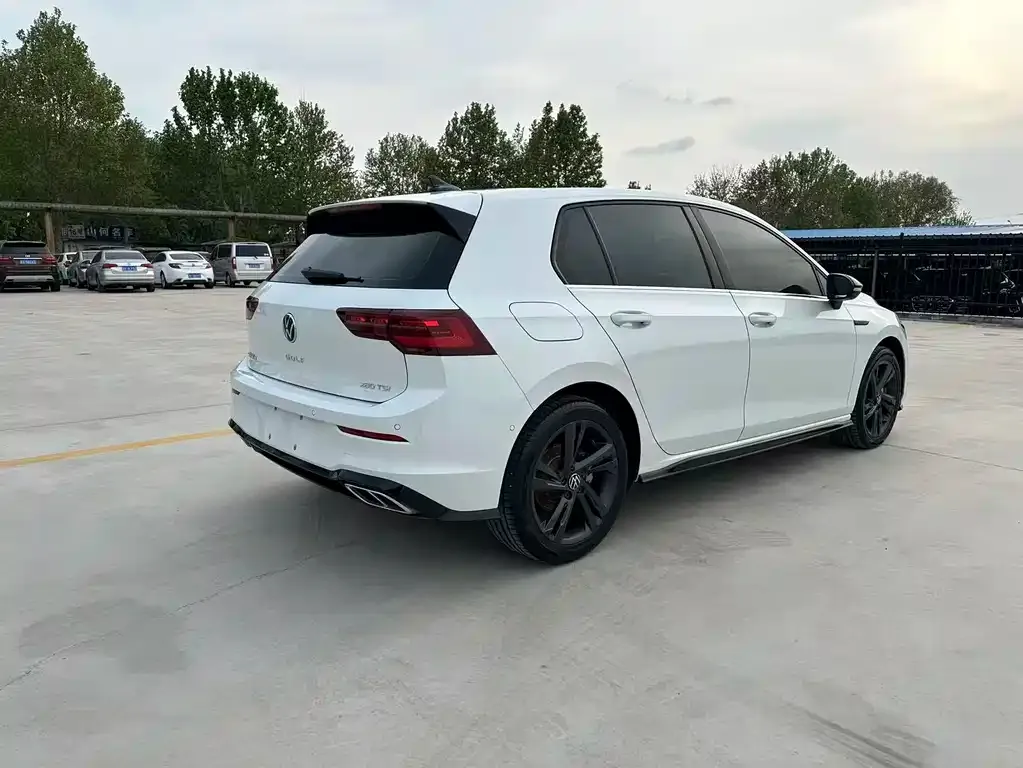 Volkswagen Golf 2022 из CN, фото 8