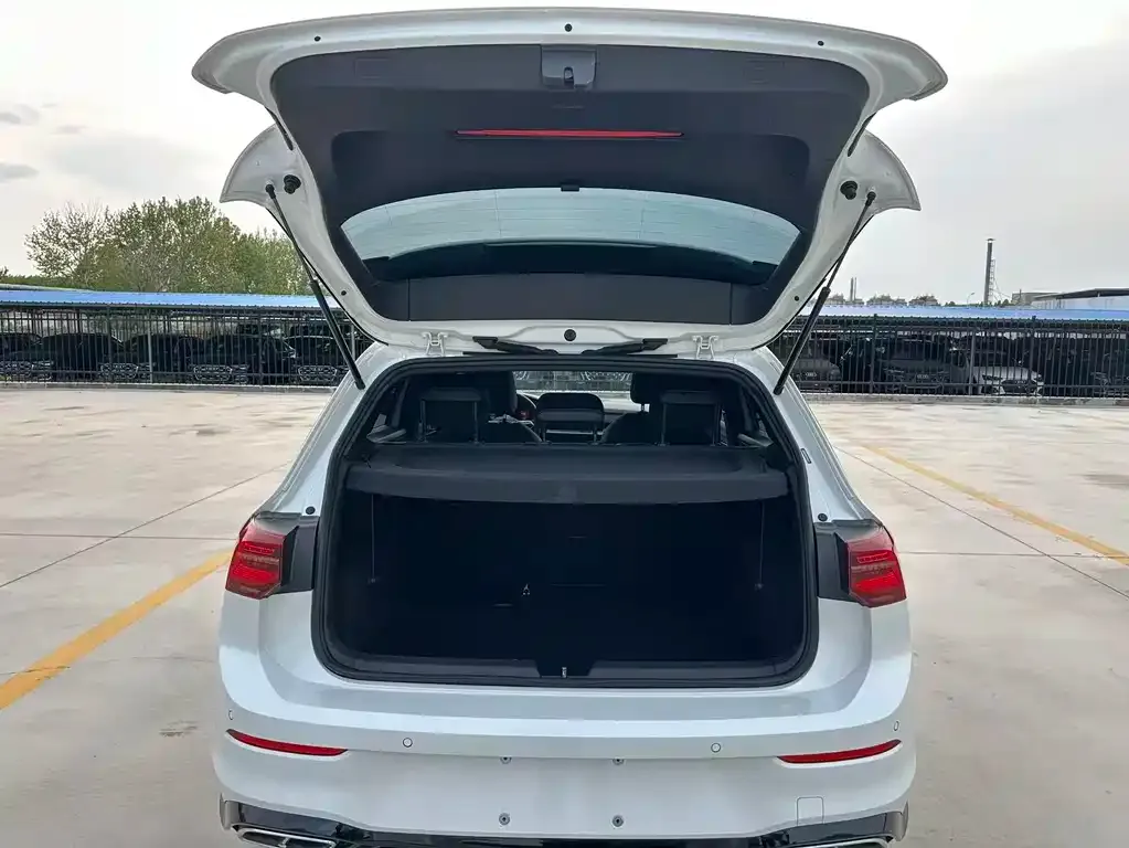 Volkswagen Golf 2022 из CN, фото 5