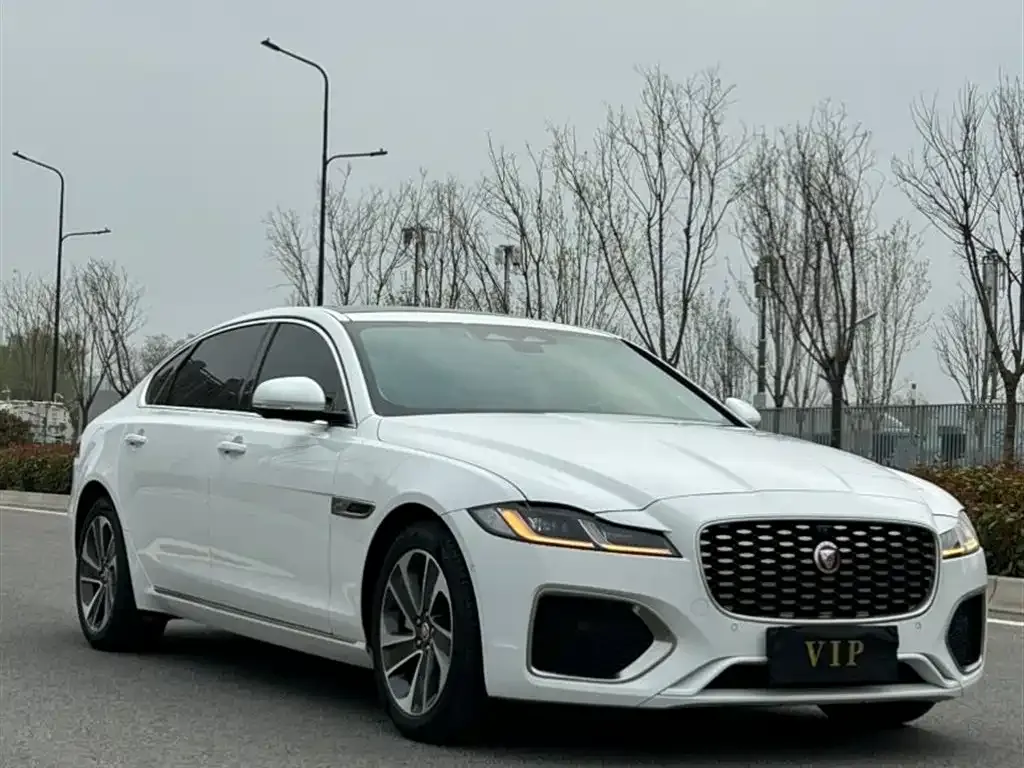 Jaguar XFL — фото 1