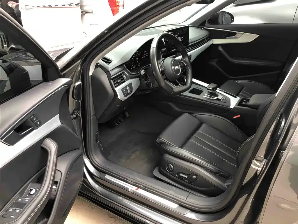 Audi A4L 2022 из CN, фото 7
