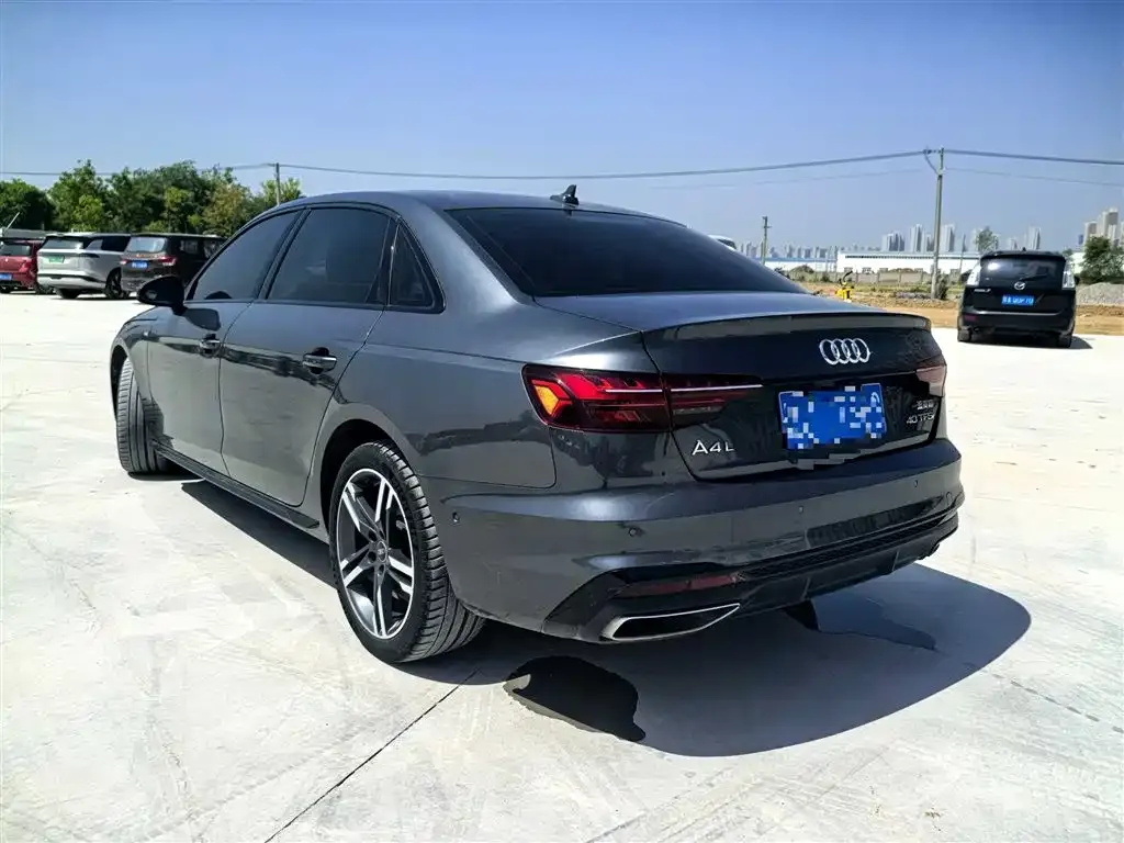 Audi A4L 2022 из CN, фото 6