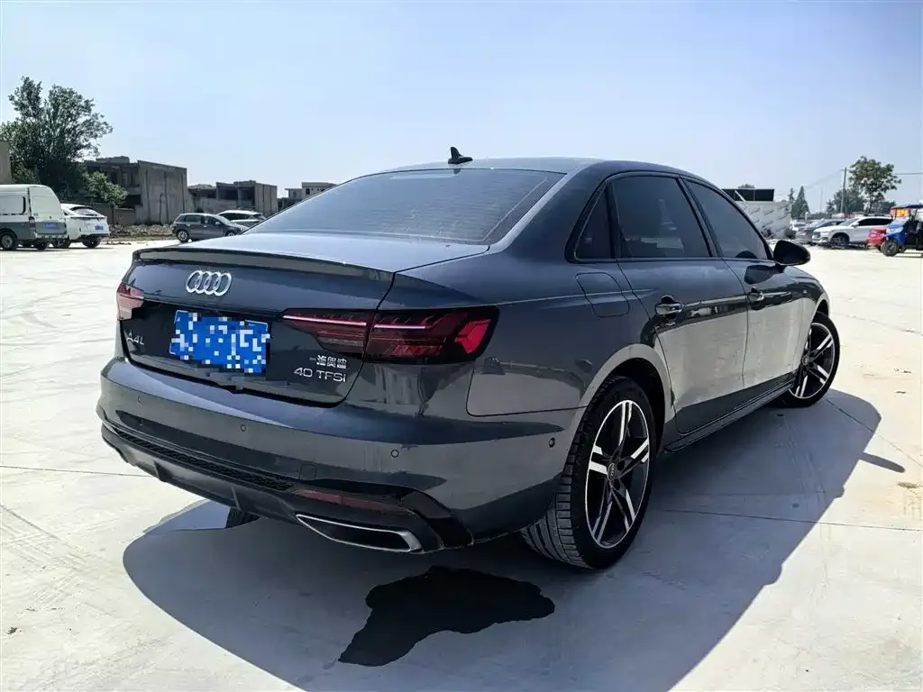 Audi A4L 2022 из CN, фото 3