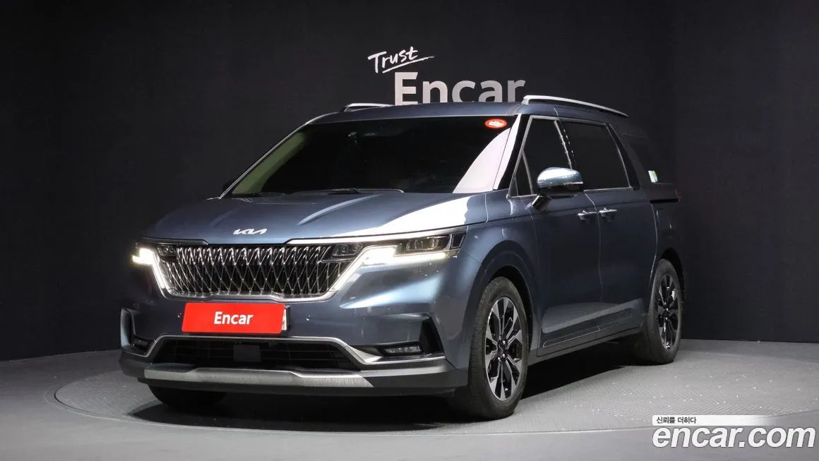 Kia Carnival — фото 1