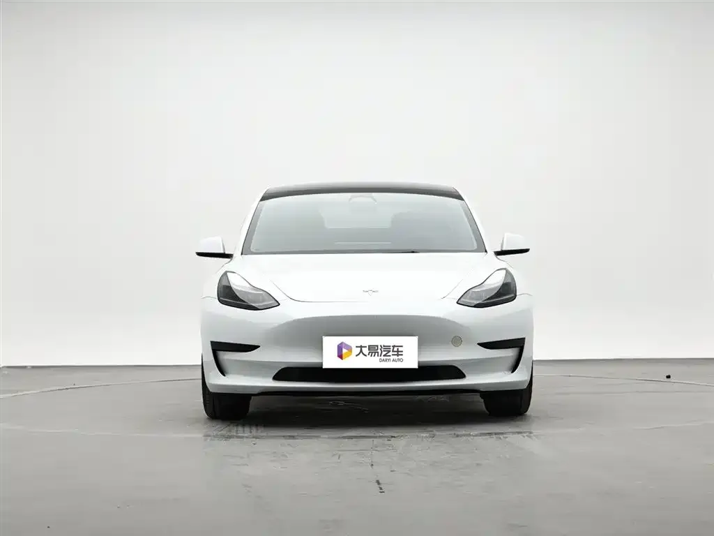 Tesla Model 3 — фото 4