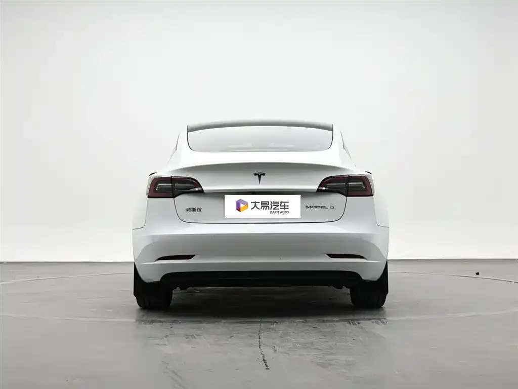 Tesla Model 3 — фото 10