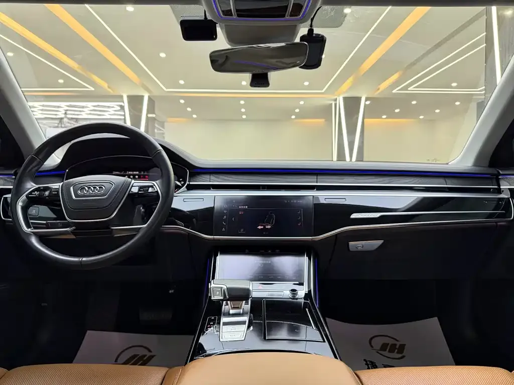 Audi A8 — фото 3