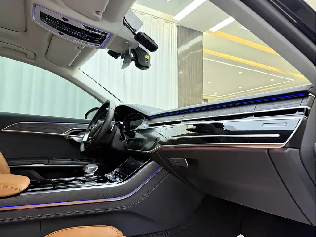 Audi A8 — фото 9