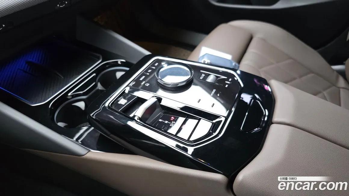 BMW 5-Series 2024 из KR, фото 8