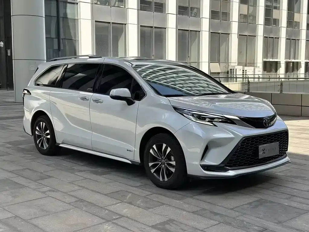 Toyota Granvia — фото 4