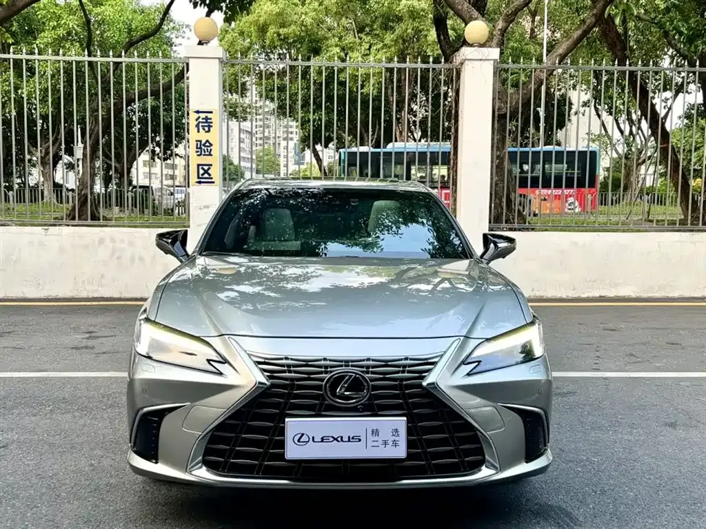 Lexus ES 2025 из CN, фото 5