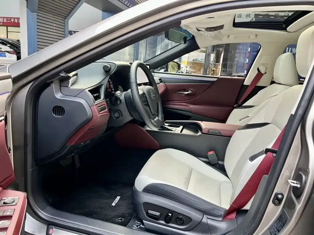 Lexus ES 2025 из CN, фото 2