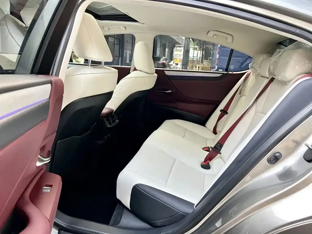 Lexus ES 2025 из CN, фото 8