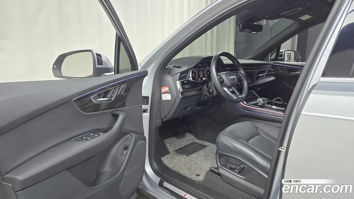Audi Q7 2021 из KR, фото 6