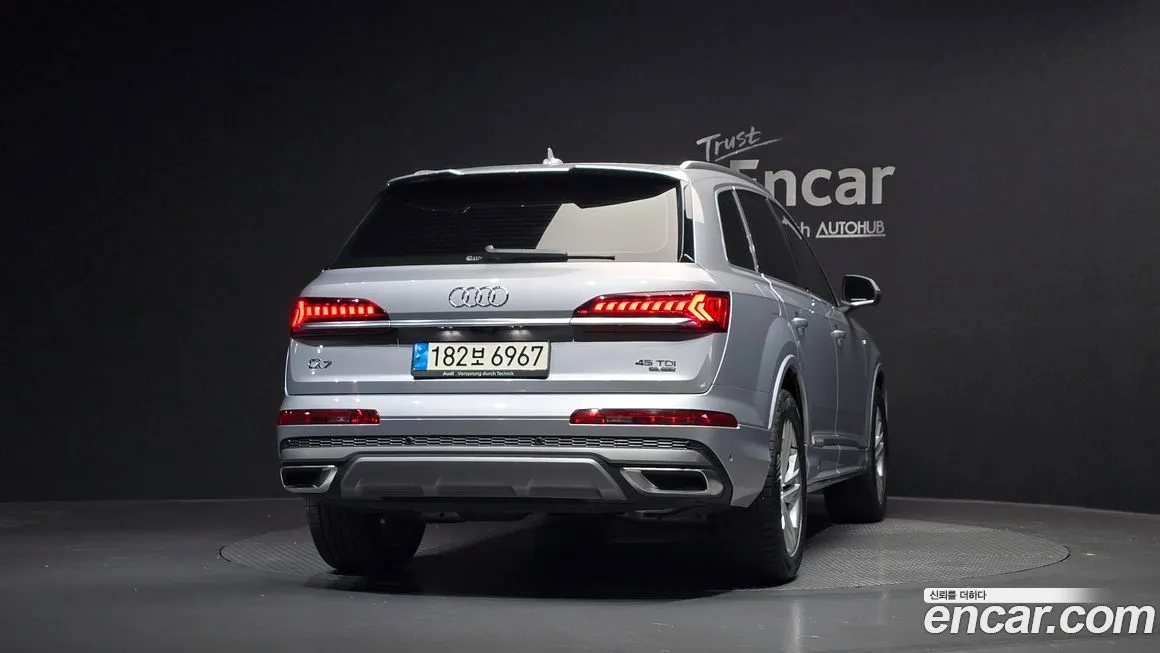 Audi Q7 2021 из KR, фото 3
