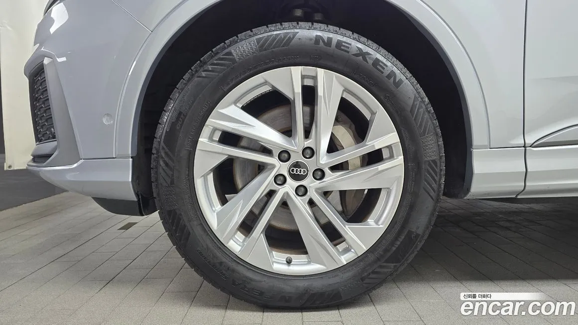 Audi Q7 2021 из KR, фото 9