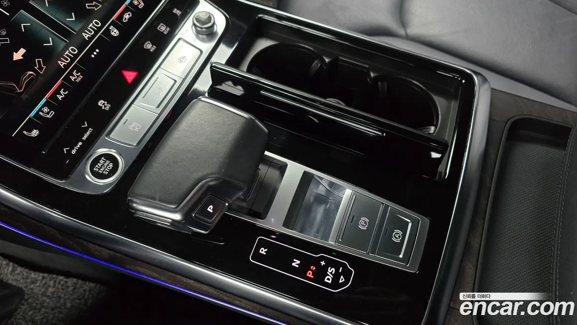 Audi Q7 2021 из KR, фото 4
