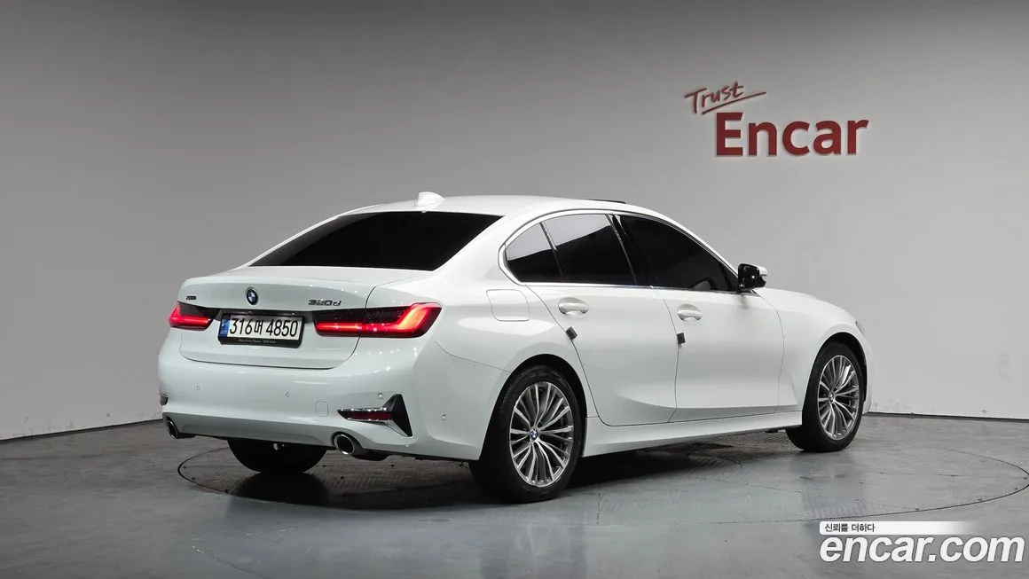 BMW 3-Series 2021 из KR, фото 9