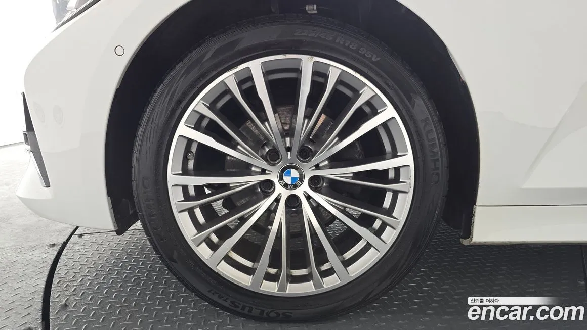 BMW 3-Series 2021 из KR, фото 6