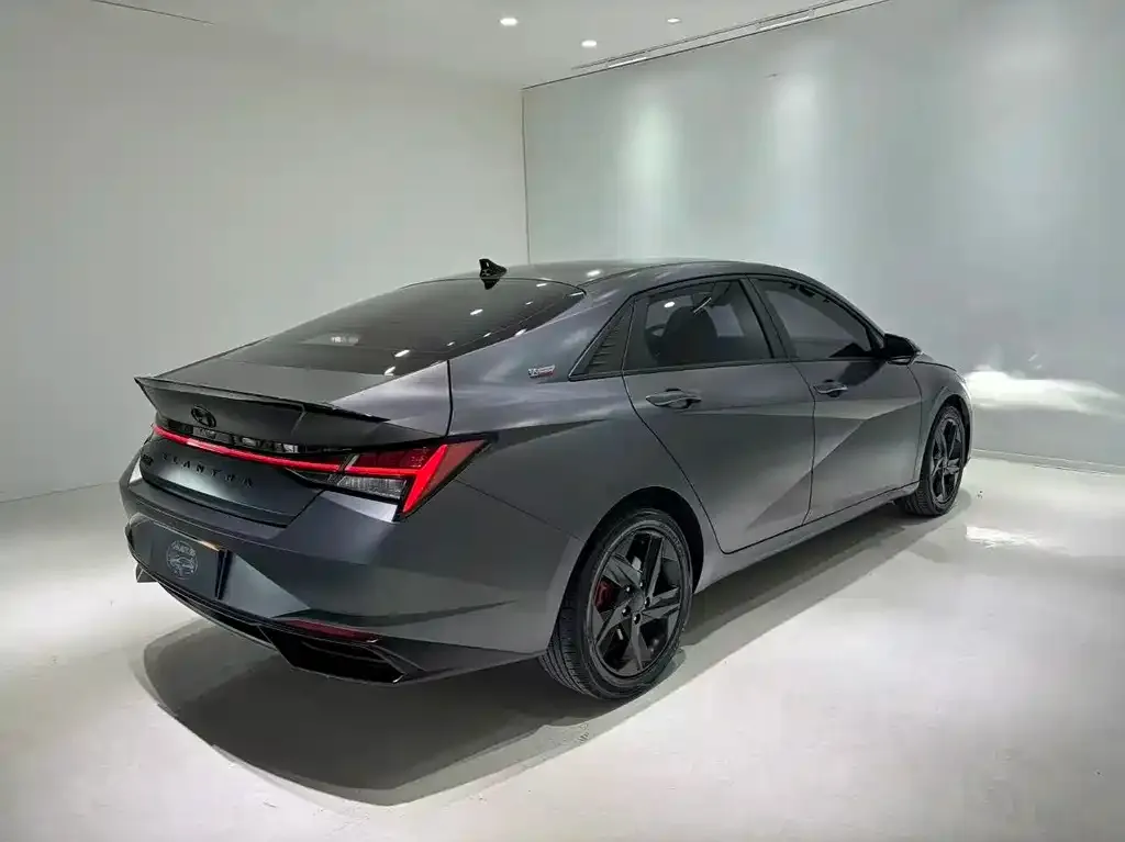Hyundai Elantra — фото 2