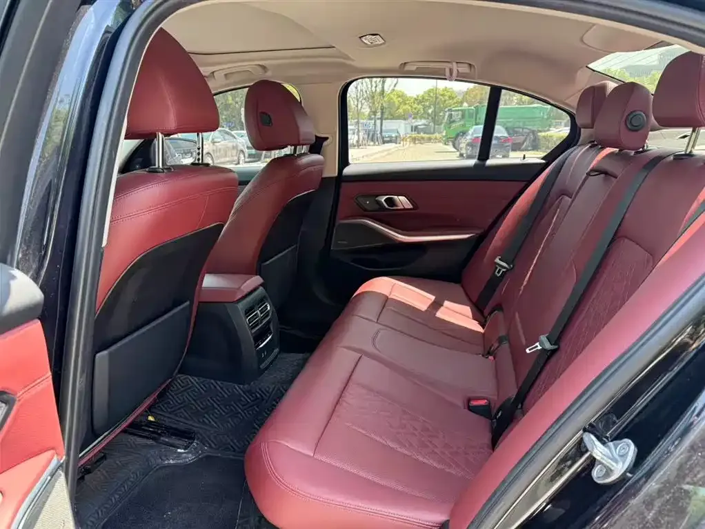 BMW 3 Series 2022 из CN, фото 3