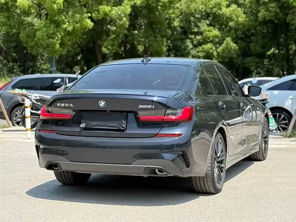 BMW 3 Series 2022 из CN, фото 2