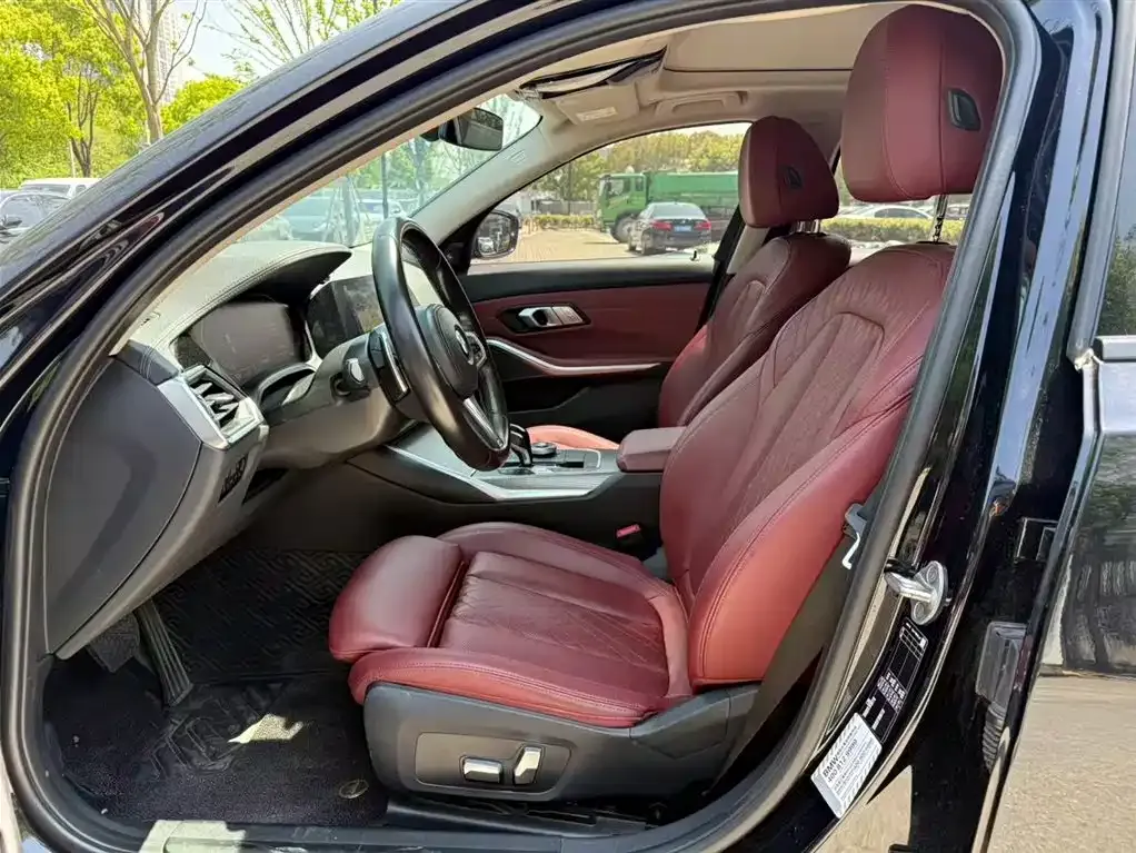BMW 3 Series 2022 из CN, фото 9