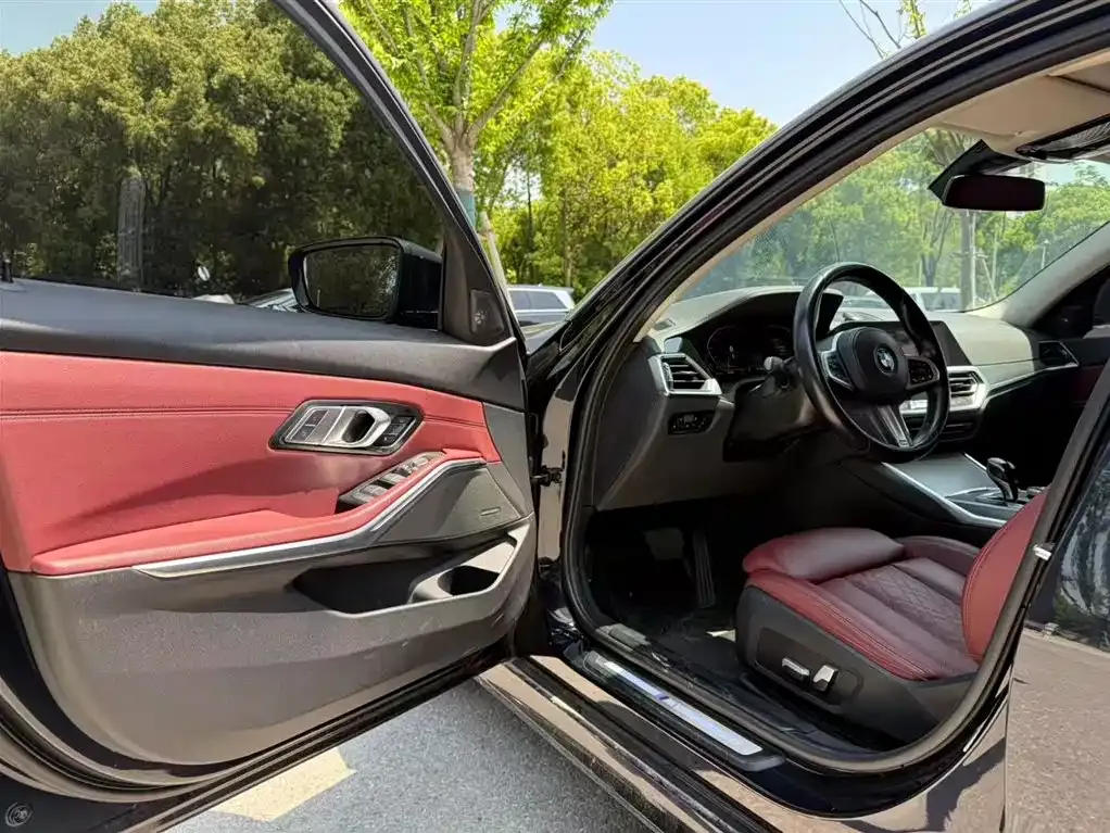 BMW 3 Series 2022 из CN, фото 10