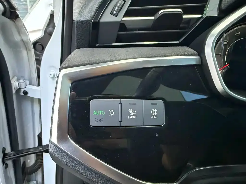 Audi Q3 2023 из CN, фото 5