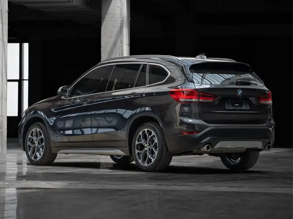 BMW X1 — фото 9