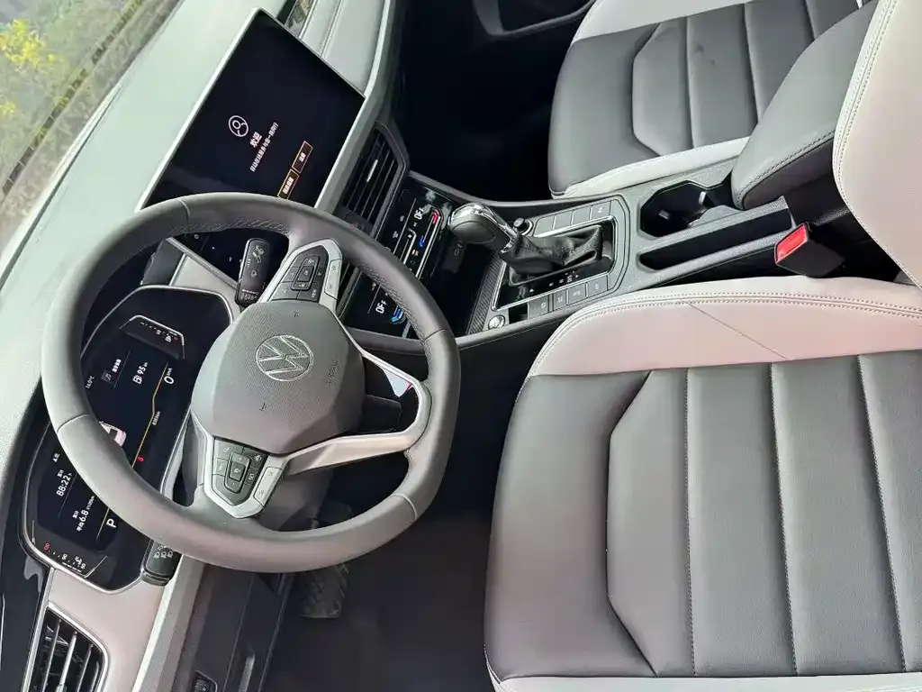 Volkswagen Bora 2022 из CN, фото 9