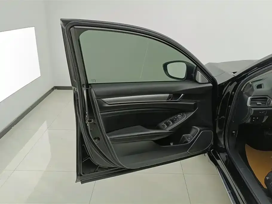 Honda Accord — фото 3