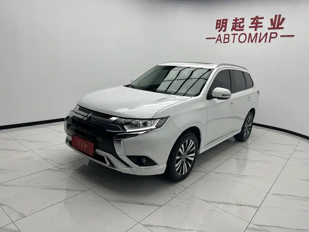 Mitsubishi Outlander — фото 4