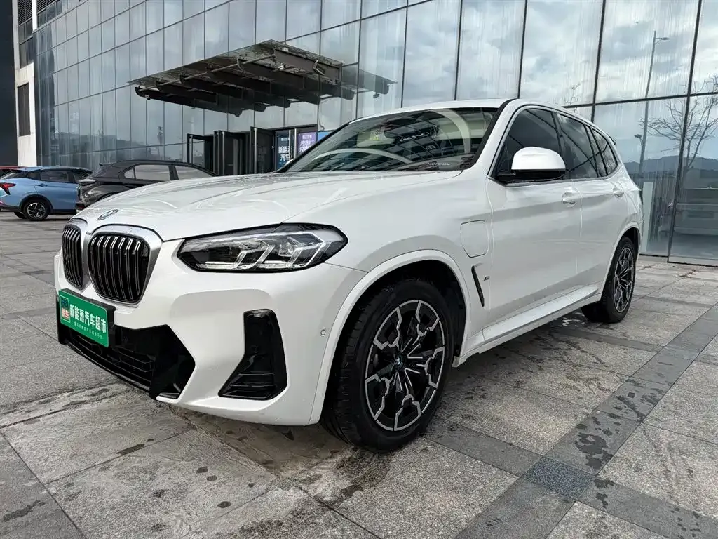 BMW iX3 — фото 3