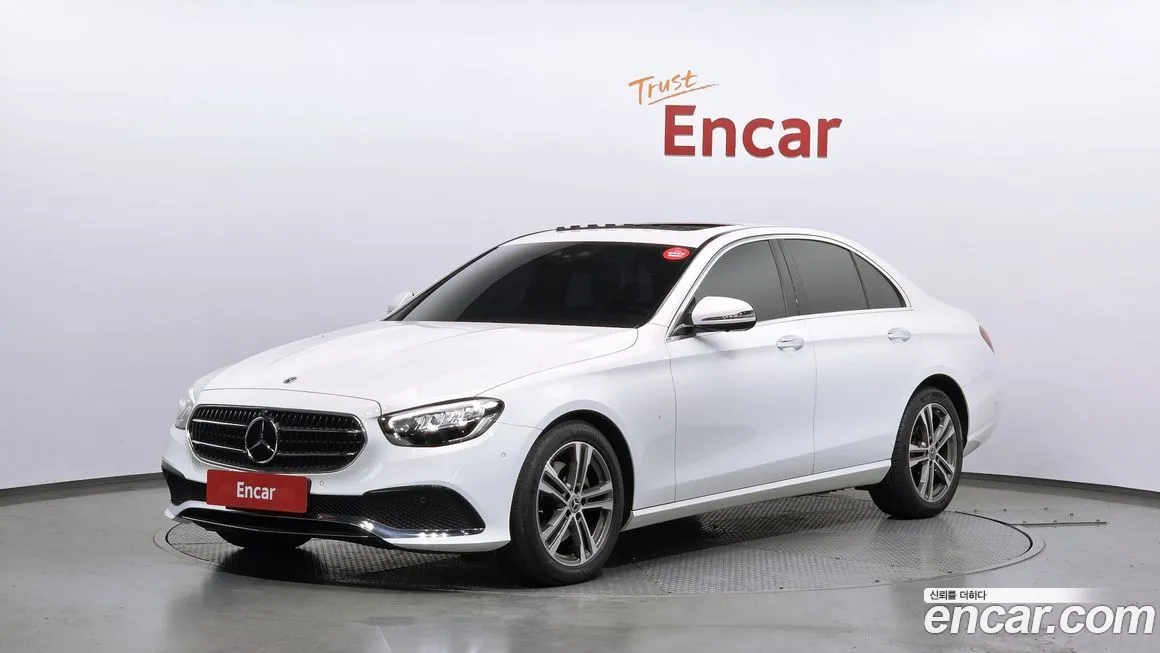 Mercedes-Benz E-Class — фото 1