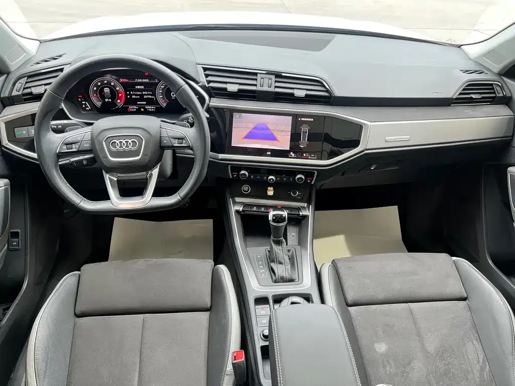 Audi Q3 2023 из CN, фото 2